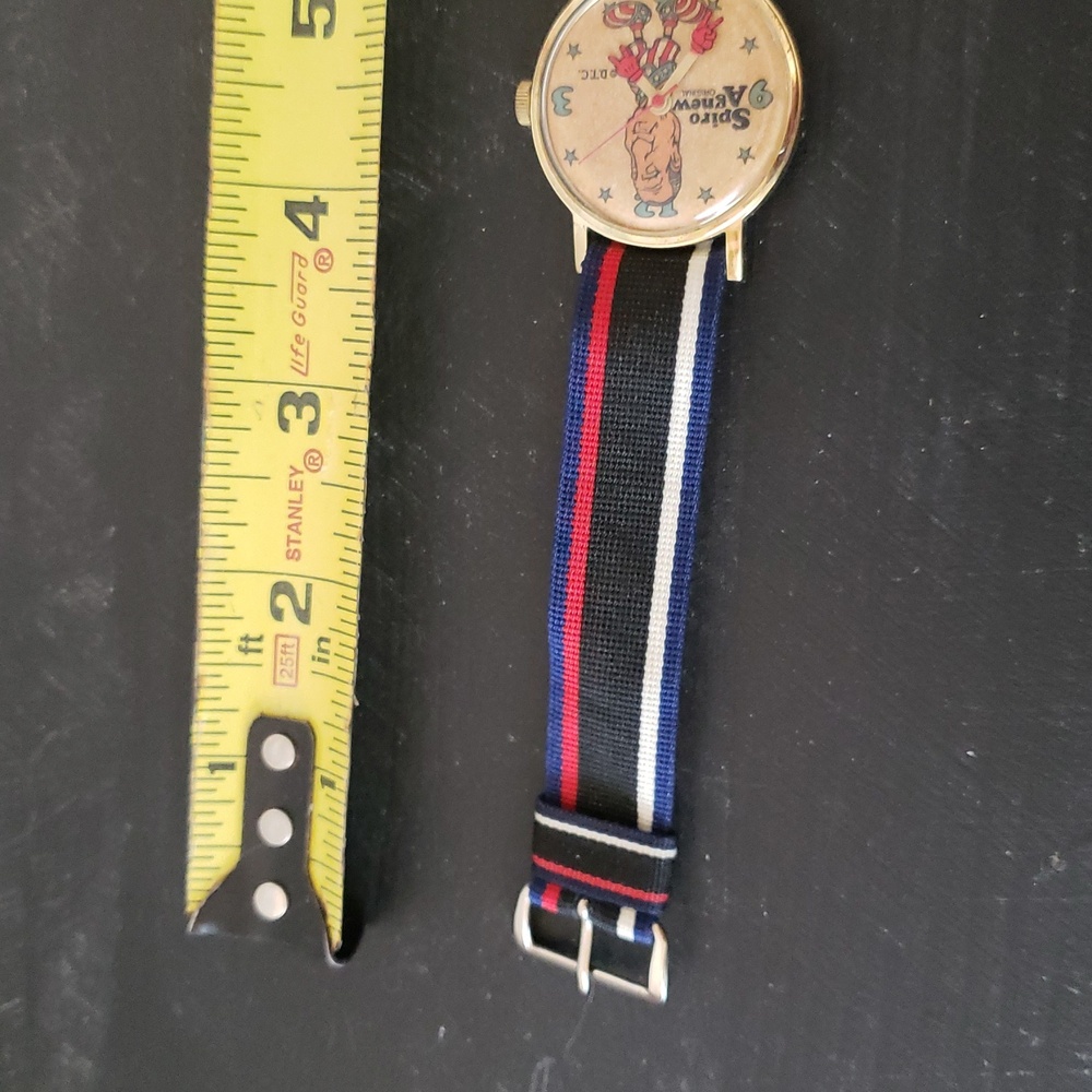 Vintage Spiro Agnew Stripe Band Collectible Wristwatch - Picture 6 of 6